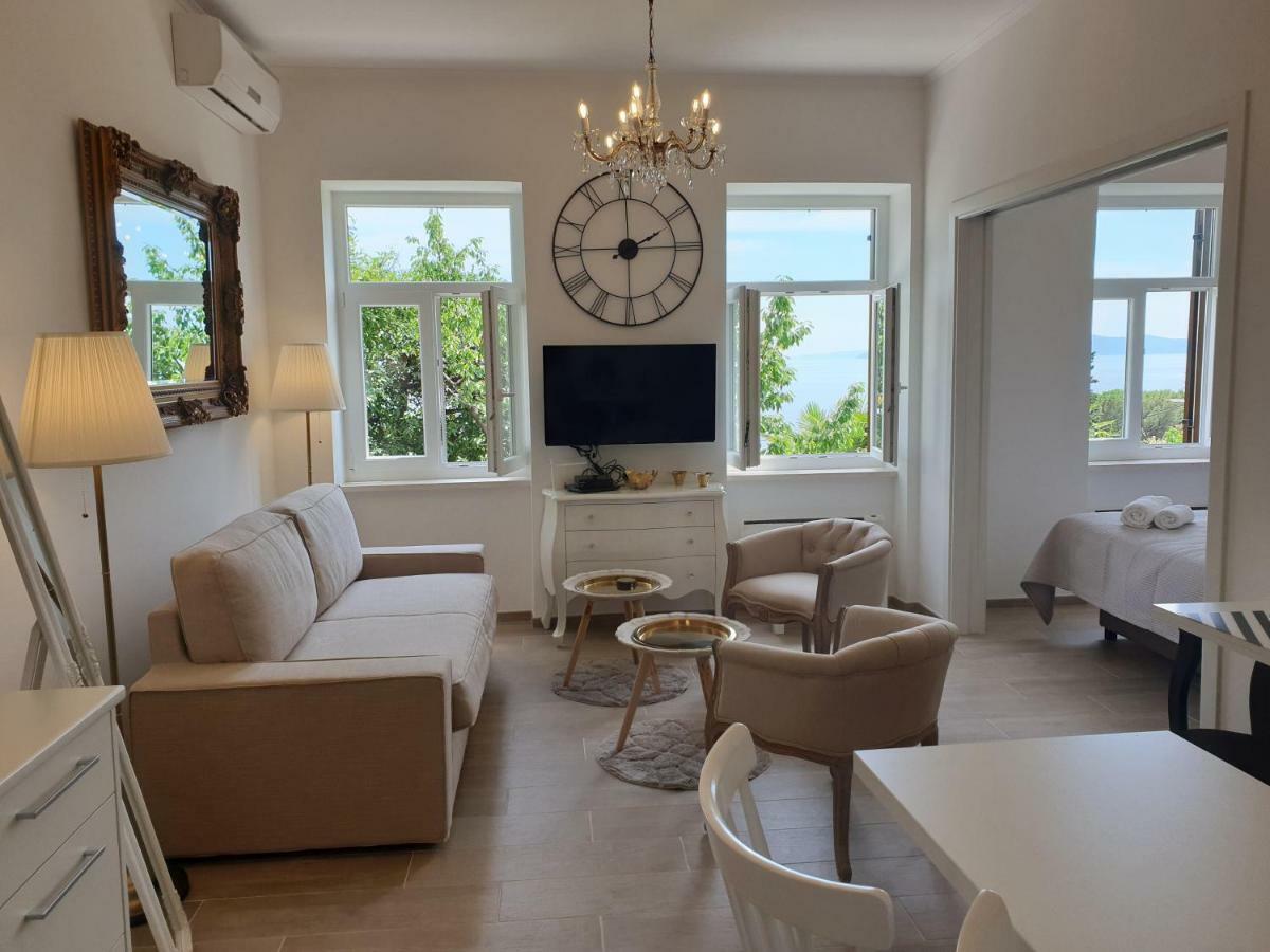 Apartament Alex - Sea View *