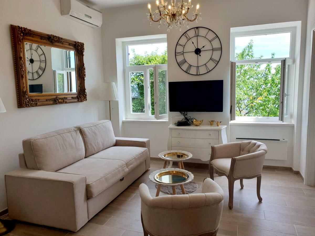 Alex - Sea View Apartament